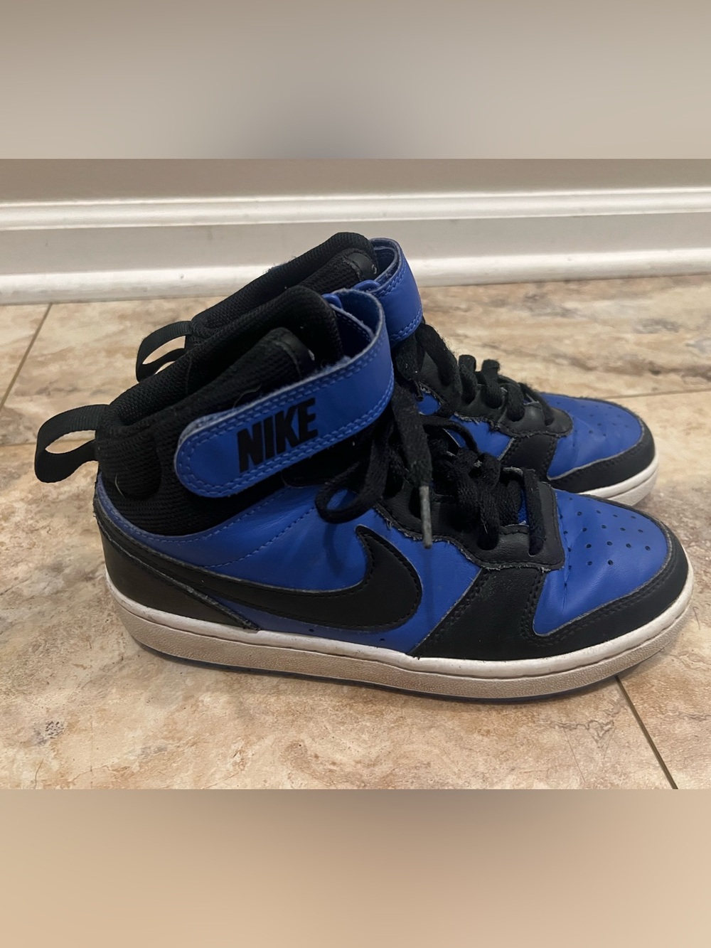 Nike Black/Blue Sneaker, Size 4